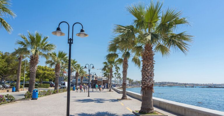 Promenada w Pafos, Cypr © Shutterstock