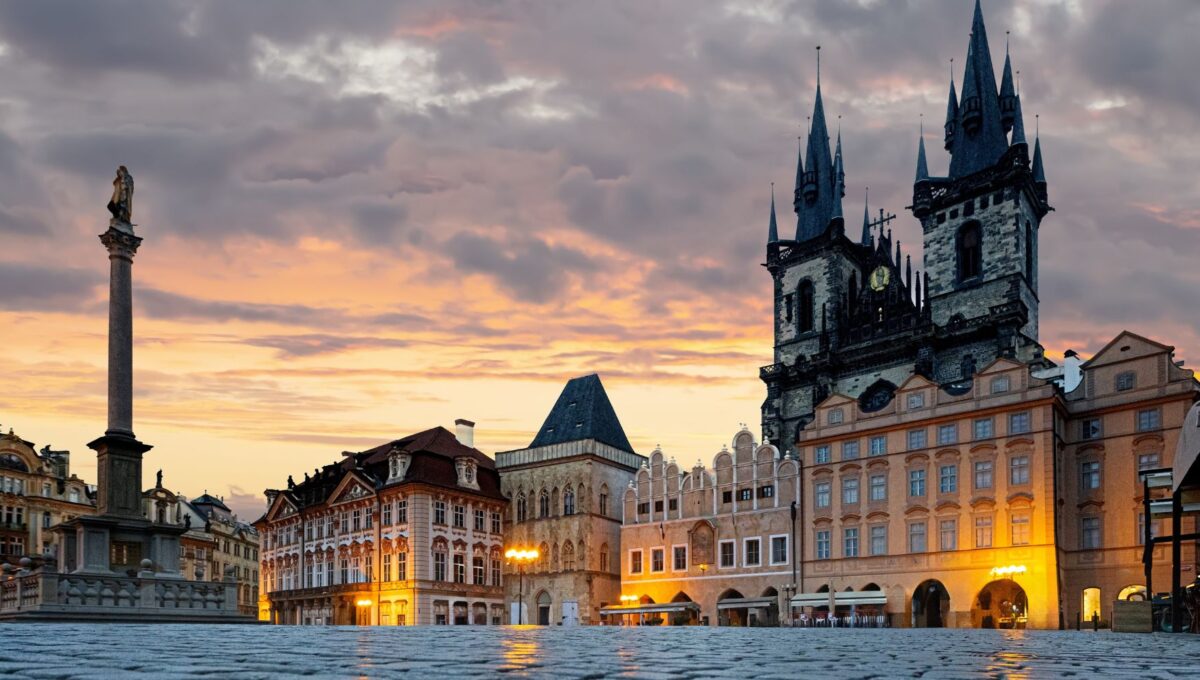 Stare miasto Praga © Shutterstock